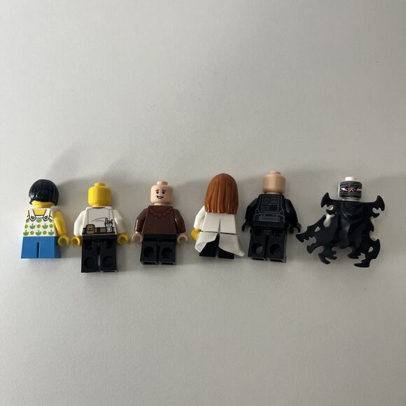 Lego Minifigures Lot Of 6 (2) Missing Arms ￼ - Picture 6 of 7